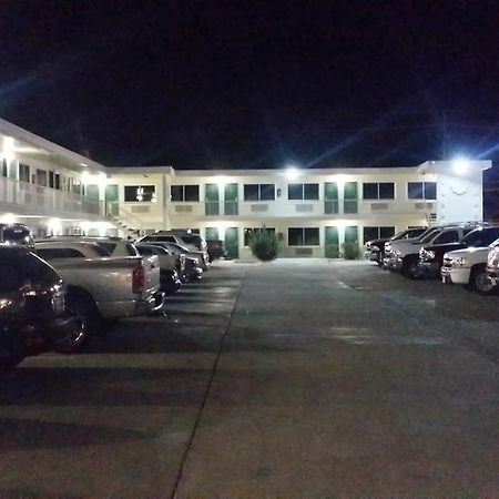 Desert Mirage Inn & Suites Нийдълс Екстериор снимка
