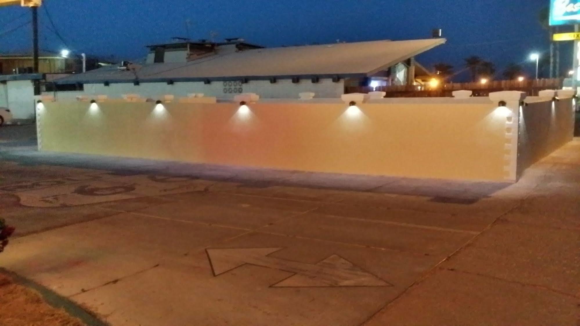 Desert Mirage Inn & Suites Нийдълс Екстериор снимка