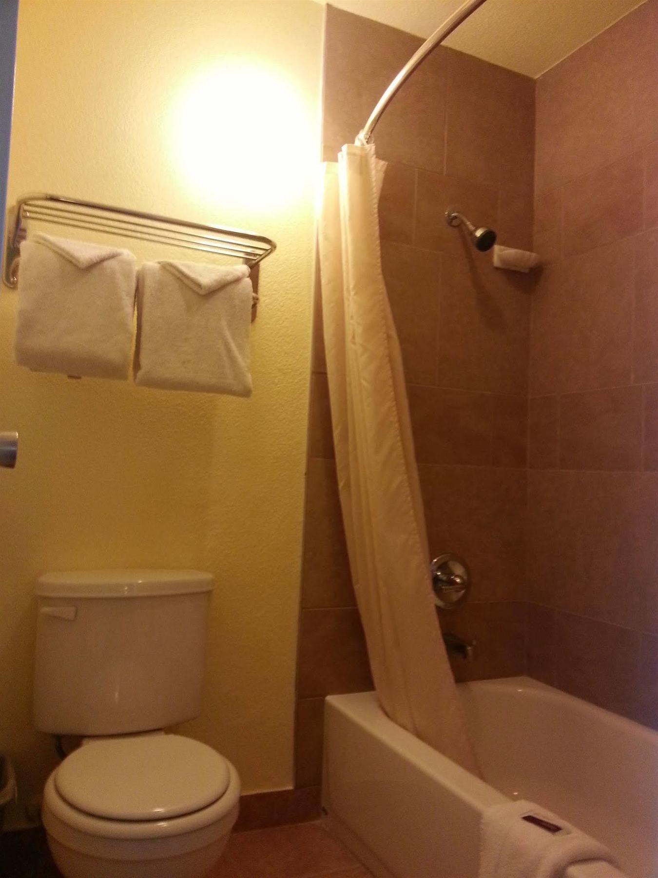 Desert Mirage Inn & Suites Нийдълс Екстериор снимка